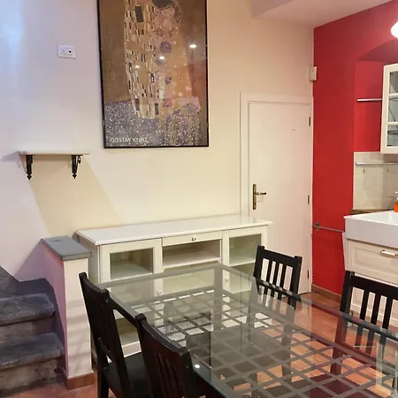 Coach Number 1 Apartment Florence