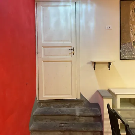 Coach Number 1 Apartment Florence